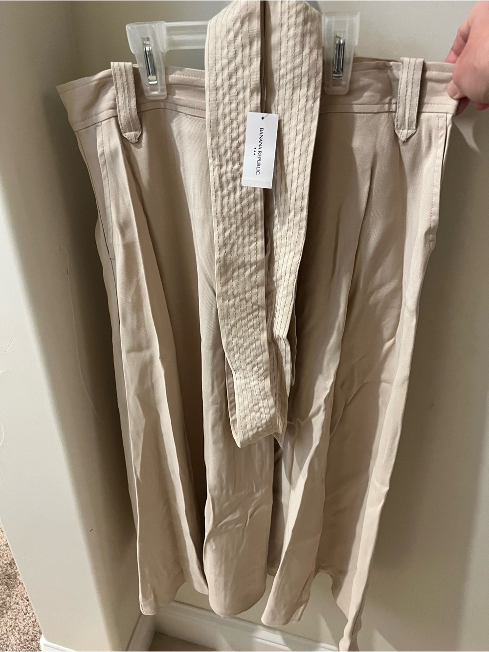 Banana Republic Women’s Cream Belted Pleated Long Skirt